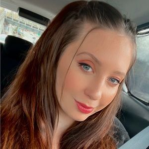 Meet your Posher, Annie